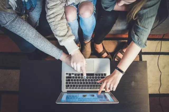 What do Investing and Online Casinos Have in Common?